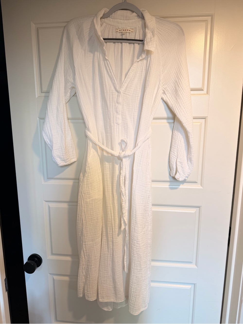 XiRENA White Long-Sleeve Gauze Midi Dress with Tie Waist